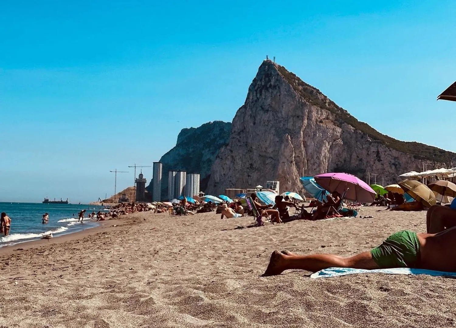 Newly Decorated Close To Beach La Linea de la Concepcion Homestay