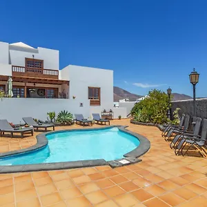 https://casa-de-paz-playa-blanca-lanzarote.in-canary-islands.com